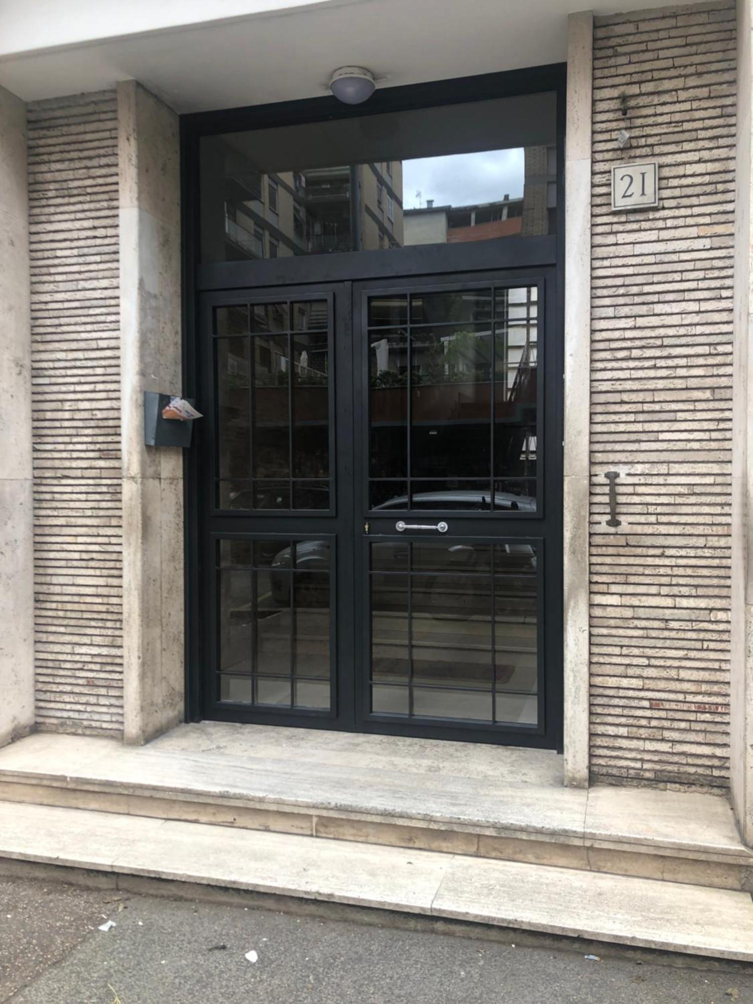 La Donna Garbata, Rome